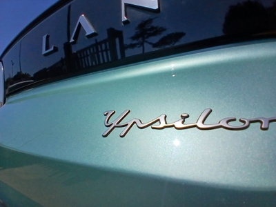 Lancia Ypsilon 1.2 mhev Edizione Cassina e-dct (18)