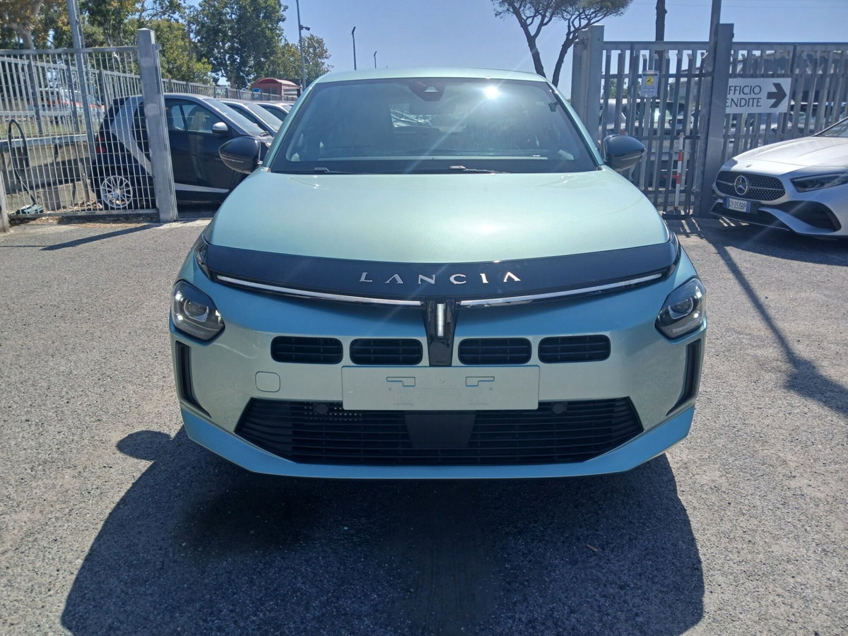 Lancia Ypsilon 1.2 mhev Edizione Cassina e-dct (2)