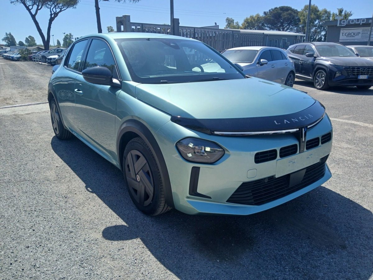 Lancia Ypsilon 1.2 mhev Edizione Cassina e-dct (3)