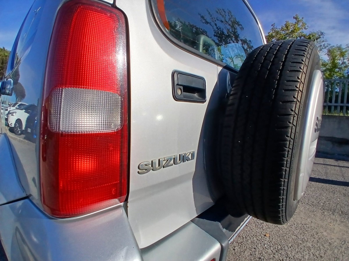 Suzuki Jimny 1.5 DDiS cat 4WD JLX Più (12)