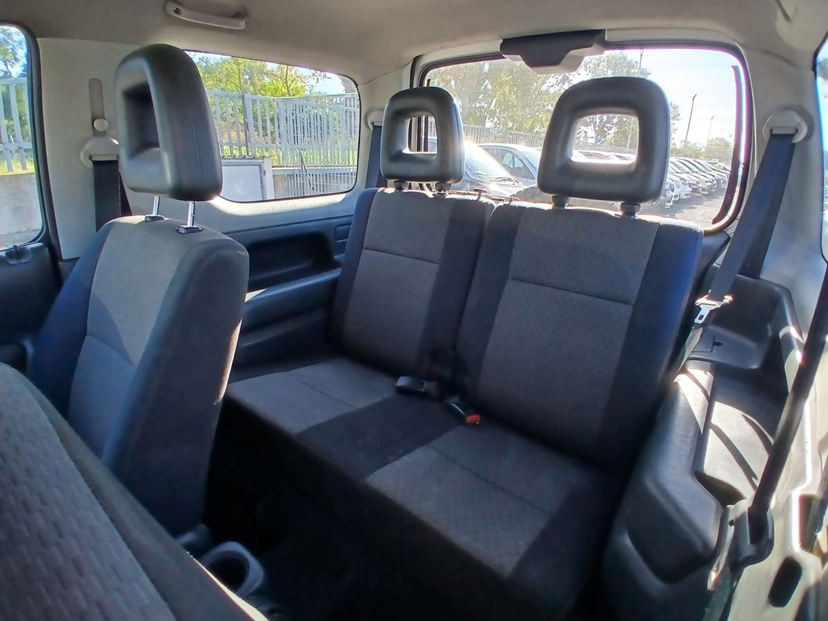 Suzuki Jimny 1.5 DDiS cat 4WD JLX Più (15)