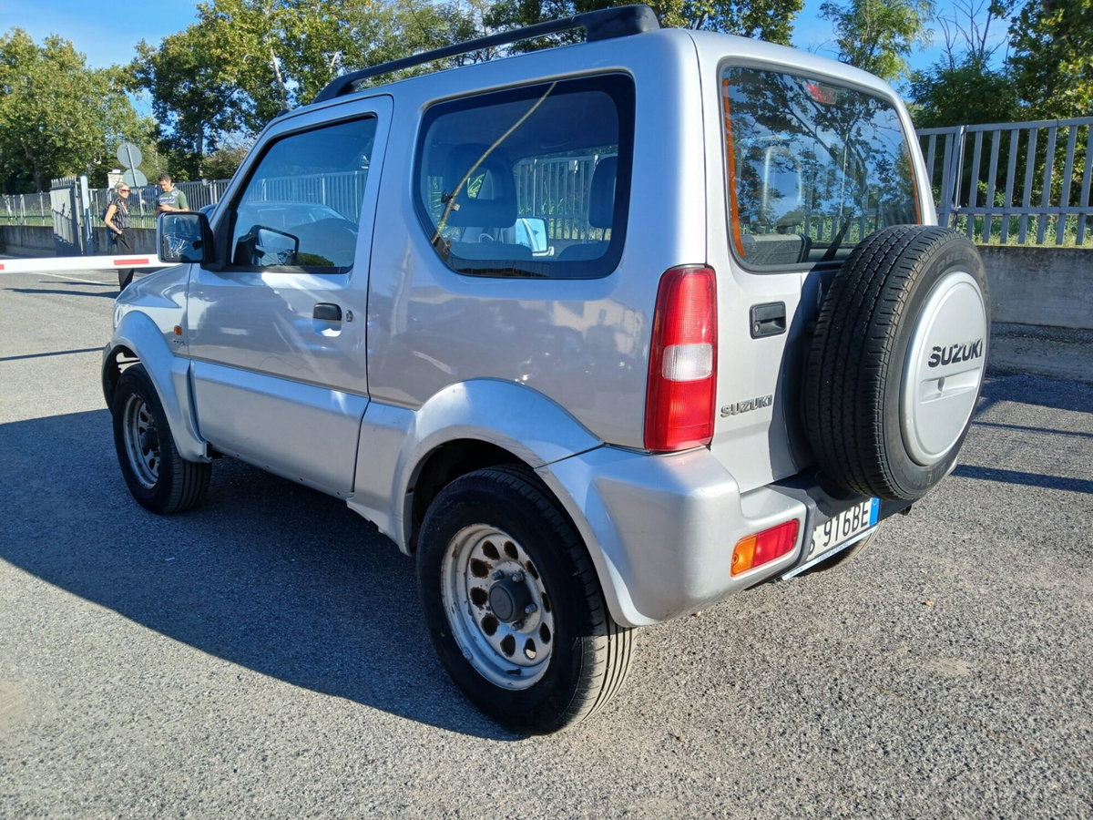 Suzuki Jimny 1.5 DDiS cat 4WD JLX Più (7)