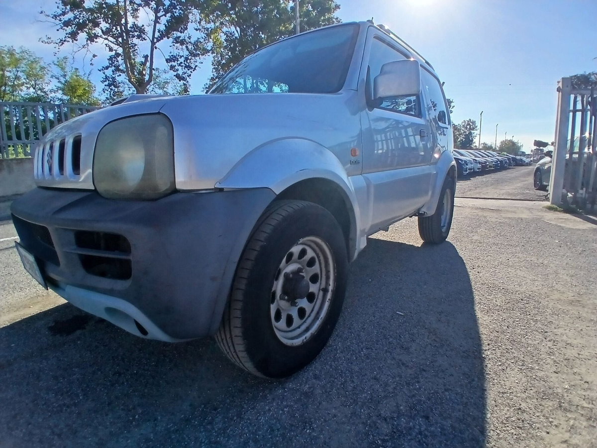 Suzuki Jimny 1.5 DDiS cat 4WD JLX Più (9)