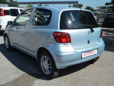 Toyota Yaris 16V cat 3 porte Sol (5)