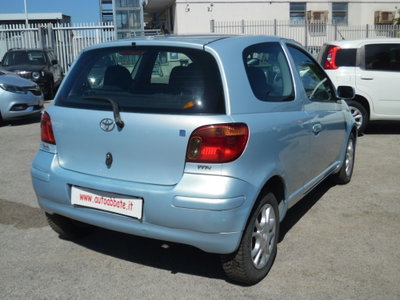 Toyota Yaris 16V cat 3 porte Sol (7)