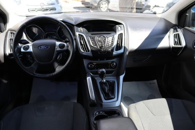 Ford Focus Station Wagon 1.6 TDCi 115 CV SW Titanium (14)