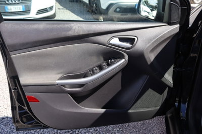 Ford Focus Station Wagon 1.6 TDCi 115 CV SW Titanium (9)