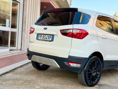 Ford EcoSport 1.5 TDCi 95 CV Titanium S (17)