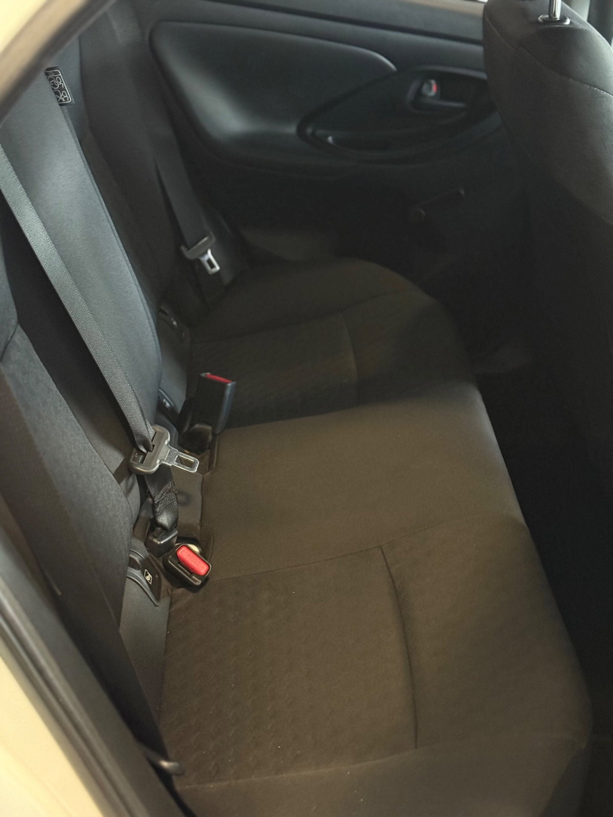Toyota Yaris 1.0 5 porte Active (10)