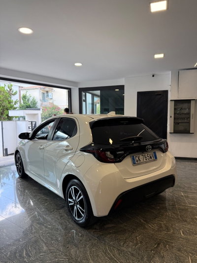 Toyota Yaris 1.0 5 porte Active (6)