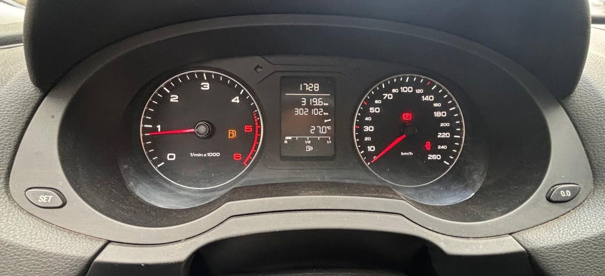 Audi Q3 2.0 TDI Business (13)