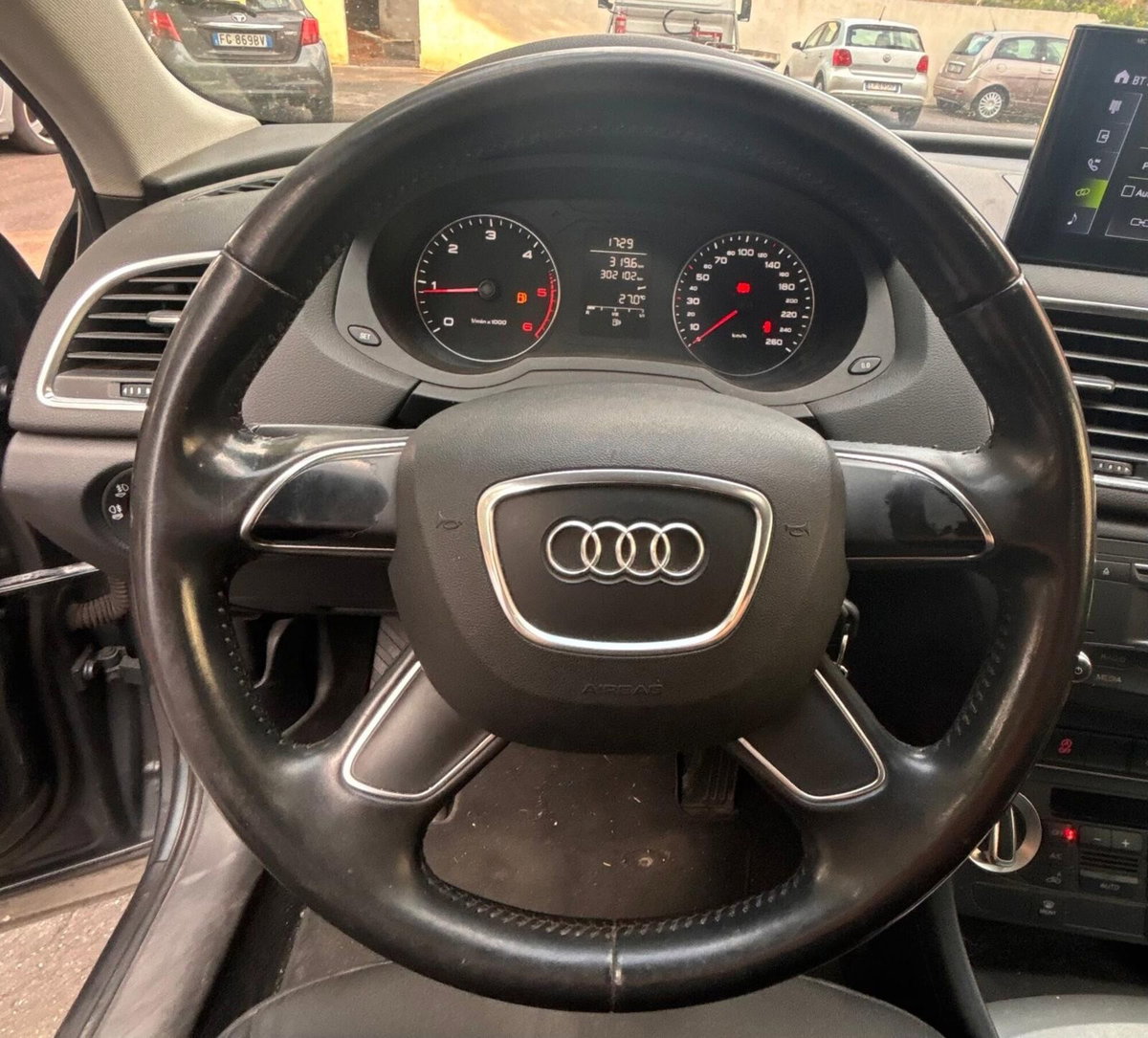Audi Q3 2.0 TDI Business (14)
