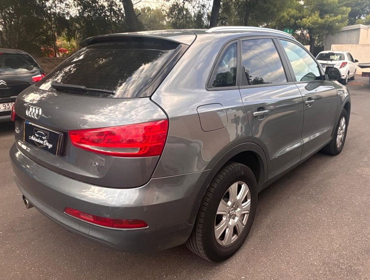 Audi Q3 2.0 TDI Business (3)