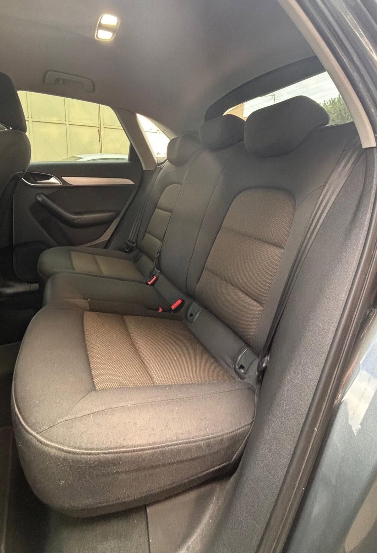 Audi Q3 2.0 TDI Business (9)