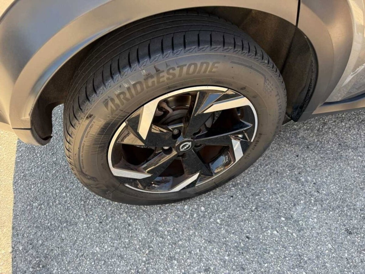Nissan Juke 1.0 dig-t N-Connecta 114cv (12)