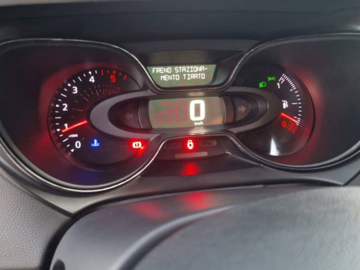 Renault Captur dCi 8V 110 CV Start&Stop Energy Sport Edition (11)