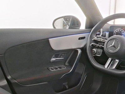 Mercedes-Benz Classe A Sedan 180 AMG Line Premium Plus auto (9)