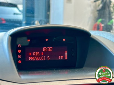 Ford Fiesta 1.2 82CV 3 porte Titanium (11)