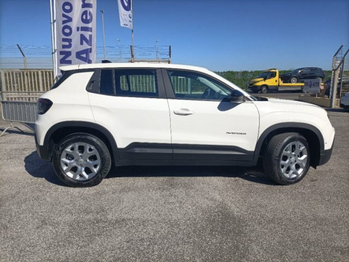 Jeep Avenger 1.2 turbo Altitude fwd 100cv (3)