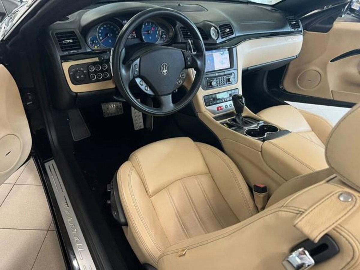 Maserati Grancabrio 4.7 V8 (10)