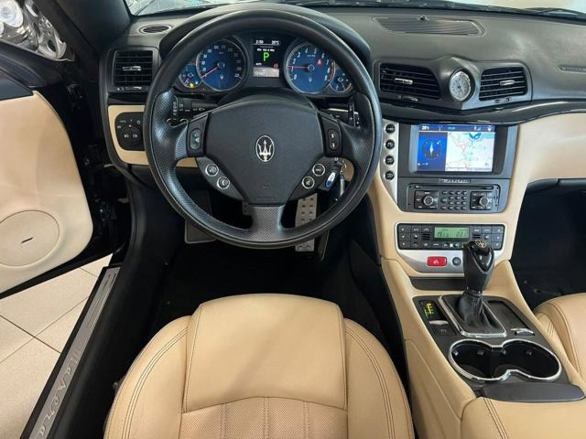 Maserati Grancabrio 4.7 V8 (11)