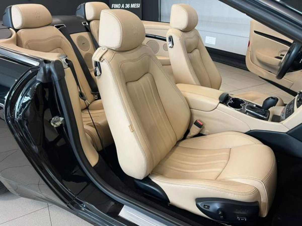 Maserati Grancabrio 4.7 V8 (17)