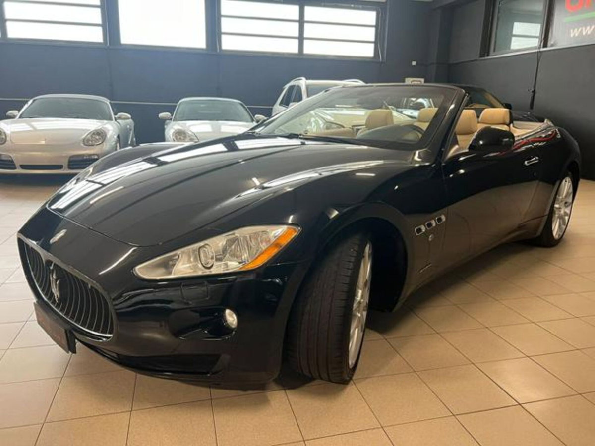 Maserati Grancabrio 4.7 V8 (7)