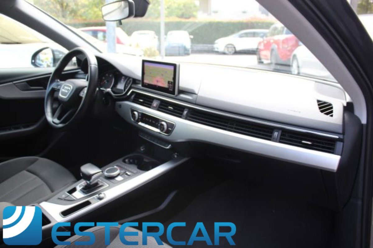Audi A4 Avant 2.0 TDI 150 CV ultra S tronic Design (12)