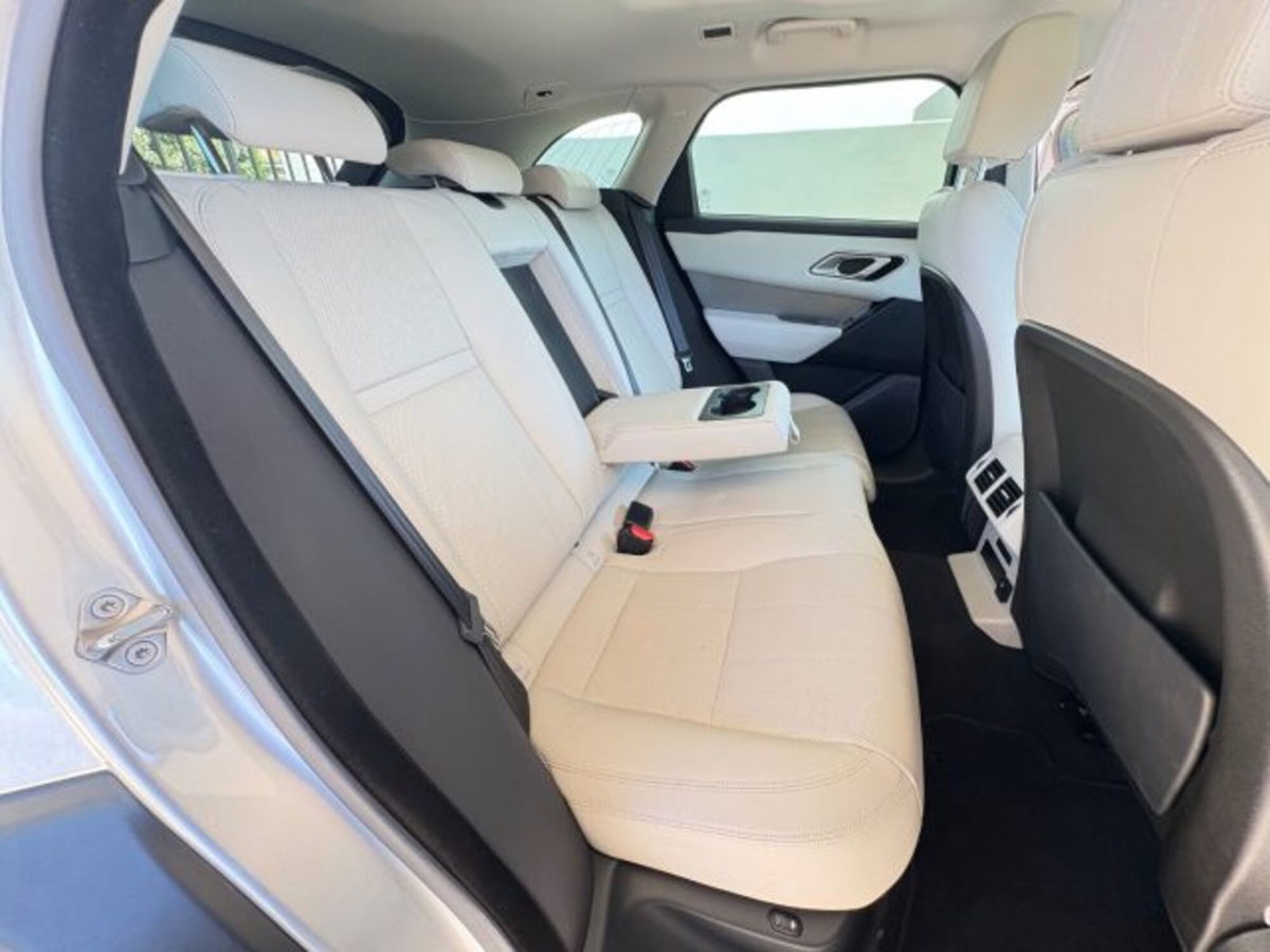Land Rover Range Rover Velar 2.0D I4 240 CV (11)
