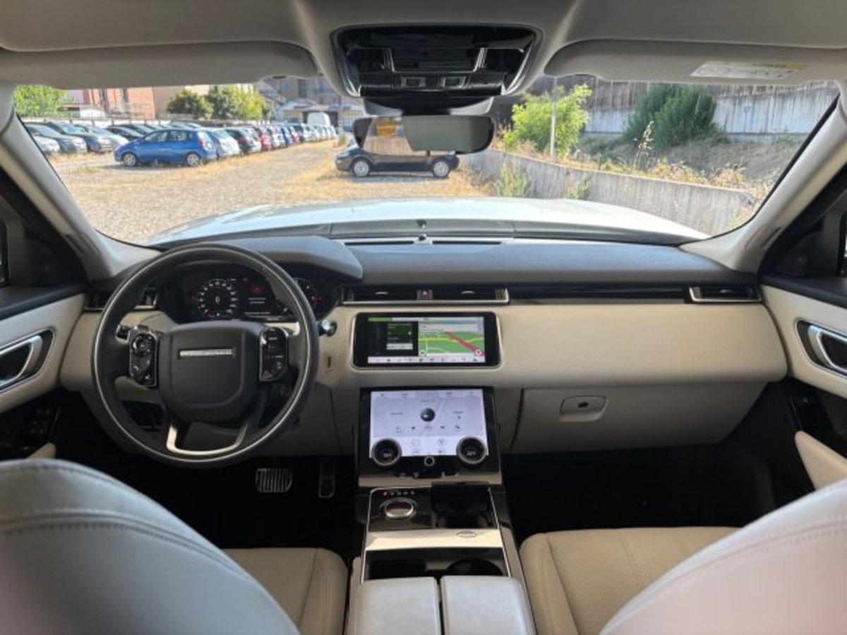 Land Rover Range Rover Velar 2.0D I4 240 CV (13)
