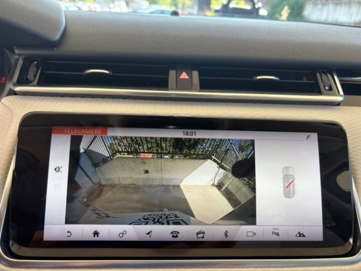 Land Rover Range Rover Velar 2.0D I4 240 CV (15)