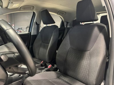 Toyota Yaris 1.0 5 porte Active (14)