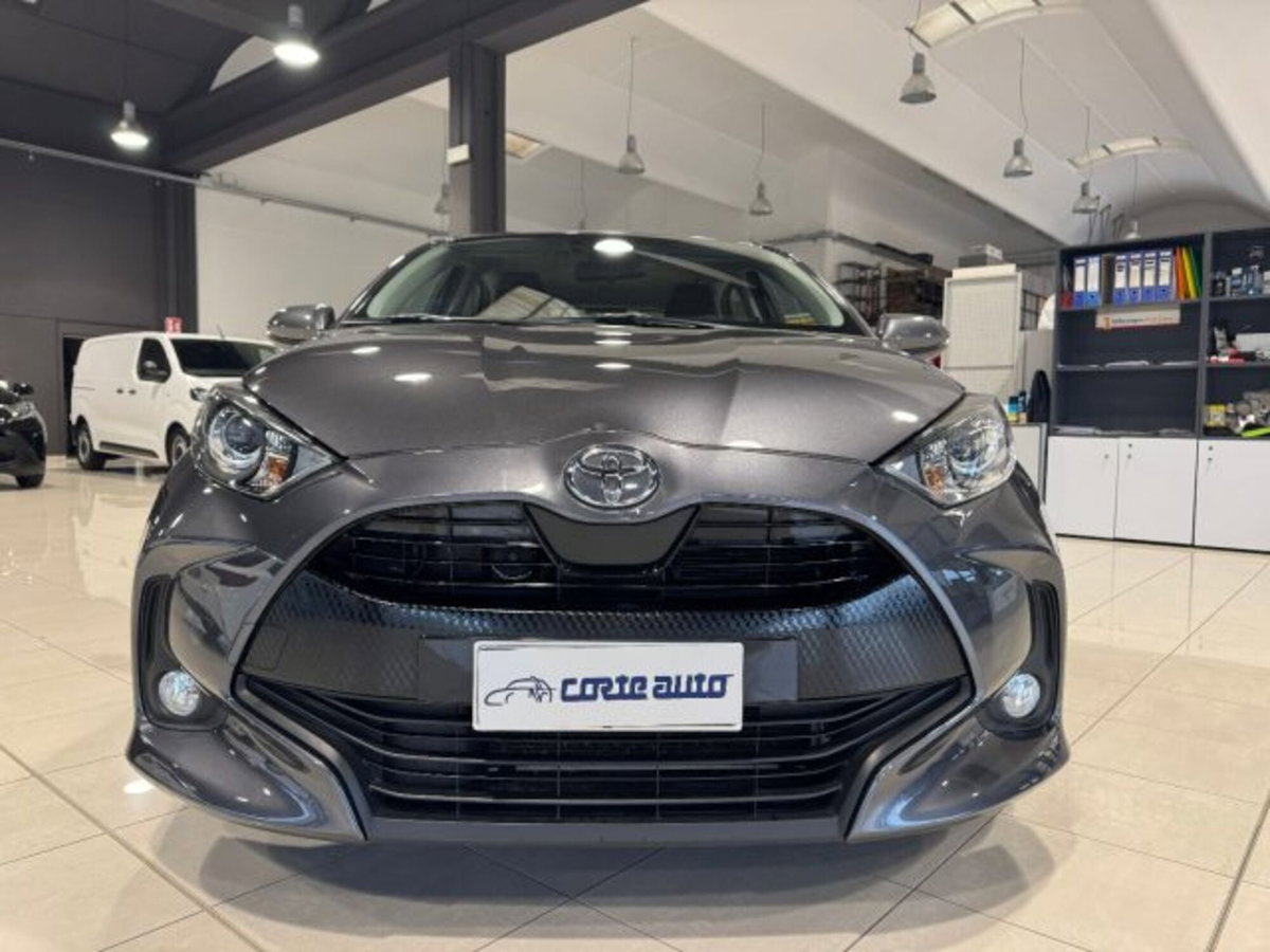 Toyota Yaris 1.0 5 porte Active (18)