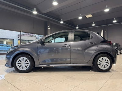Toyota Yaris 1.0 5 porte Active (2)