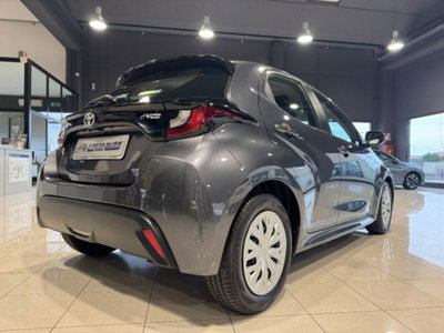 Toyota Yaris 1.0 5 porte Active (3)