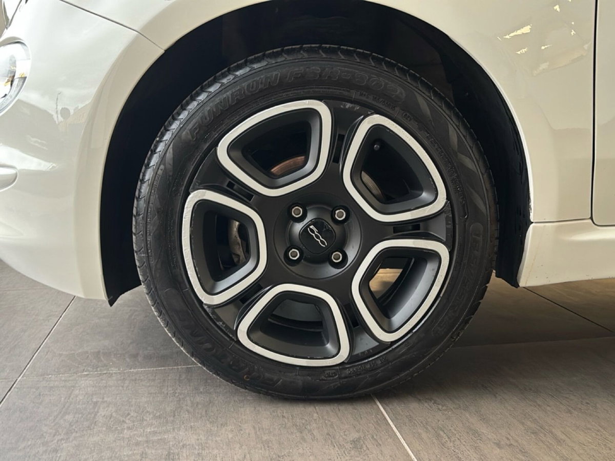 Fiat 500 1.0 Hybrid Club (18)