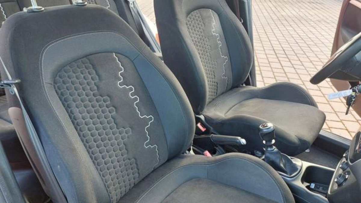 Fiat Punto 1.4 8V 5 porte Natural Power Young (11)