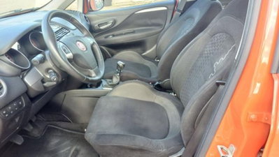 Fiat Punto 1.4 8V 5 porte Natural Power Young (5)