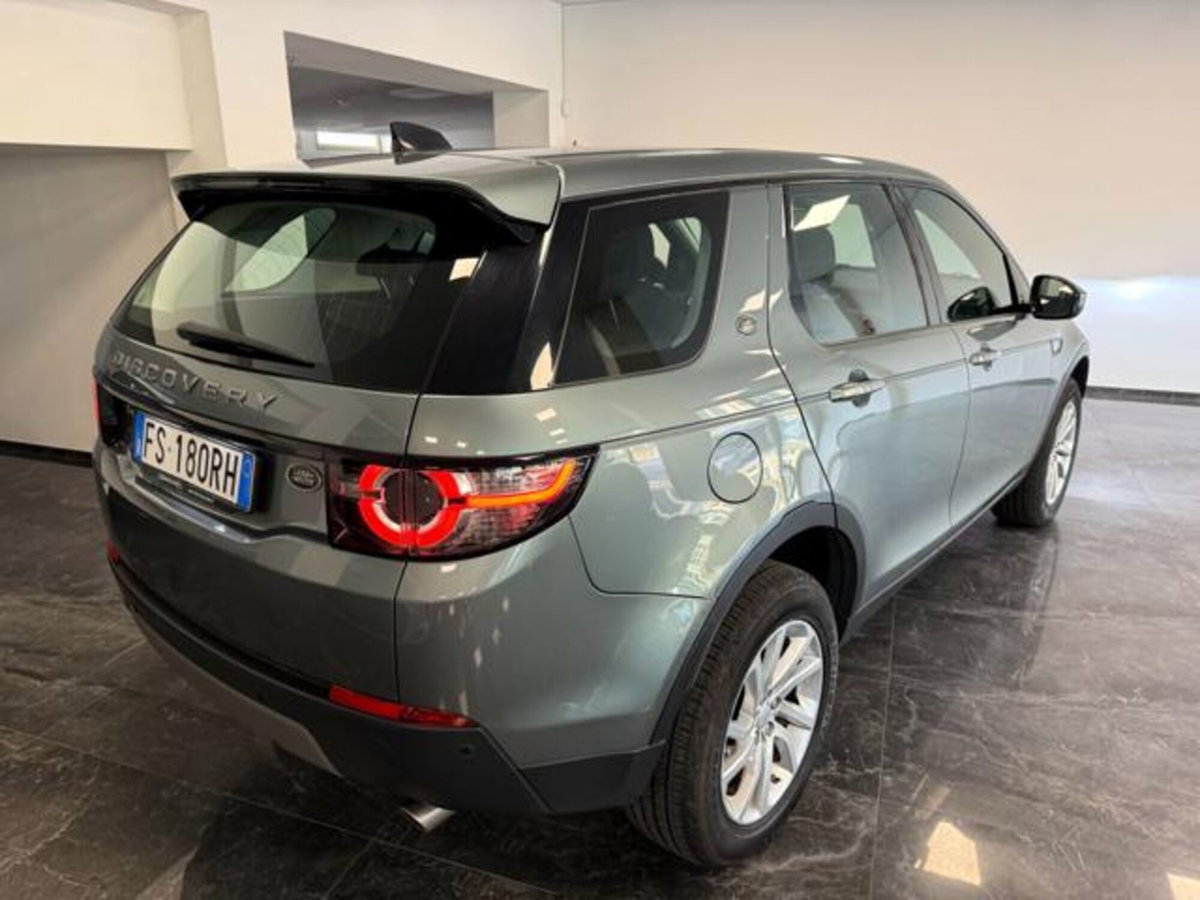 Land Rover Discovery Sport 2.0 TD4 150 CV HSE Luxury (8)