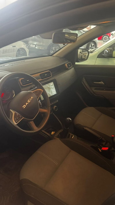 Dacia Duster 1.0 TCe 100 CV 4x2 Prestige (6)
