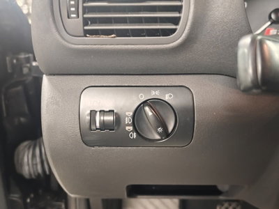 Audi A3 1.8 T/180 CV cat 3p. Ambiente (17)