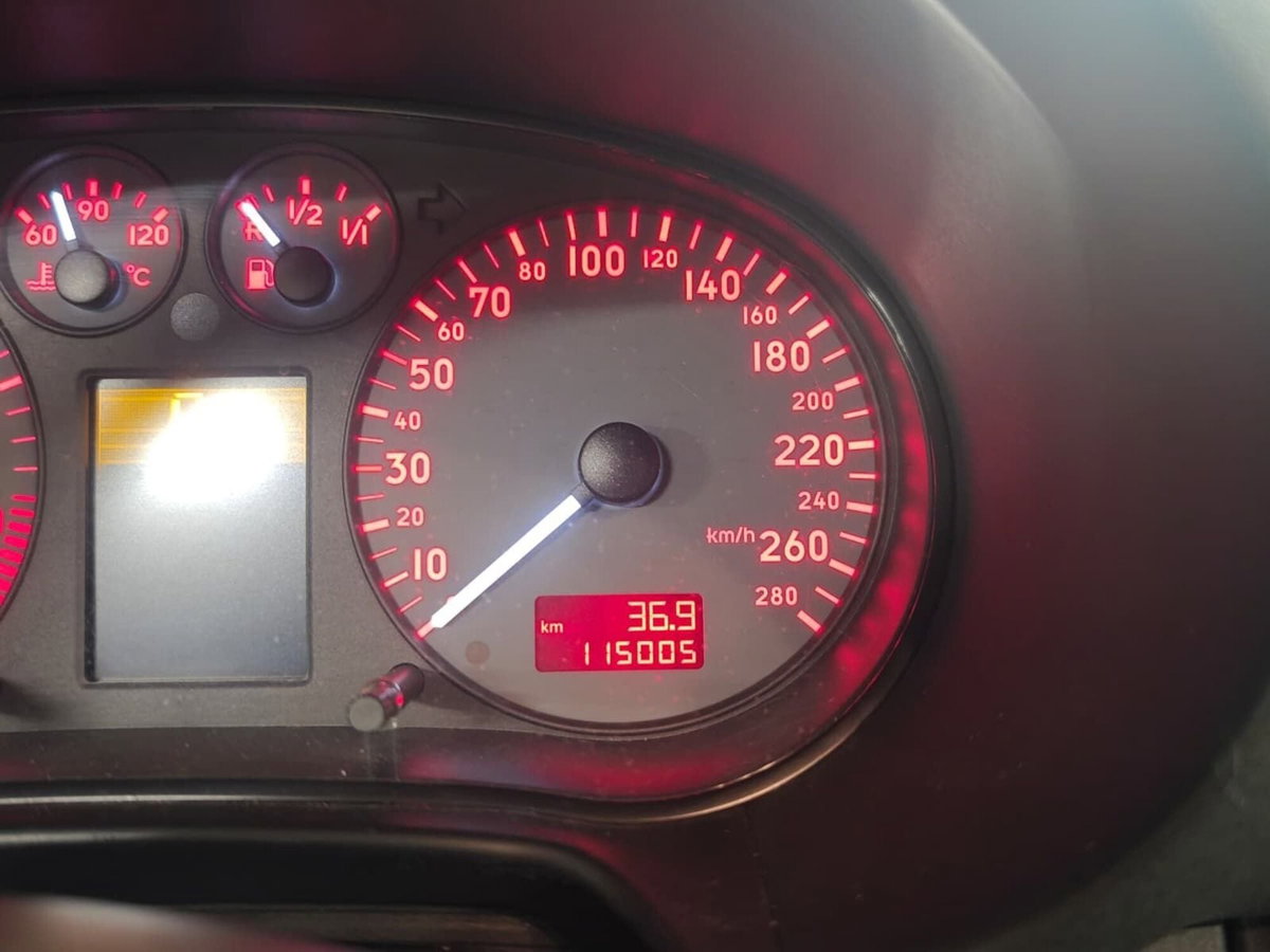 Audi A3 1.8 T/180 CV cat 3p. Ambiente (18)