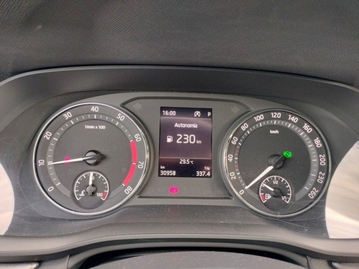 Skoda Octavia 1.5 e-TEC DSG Ambition (11)