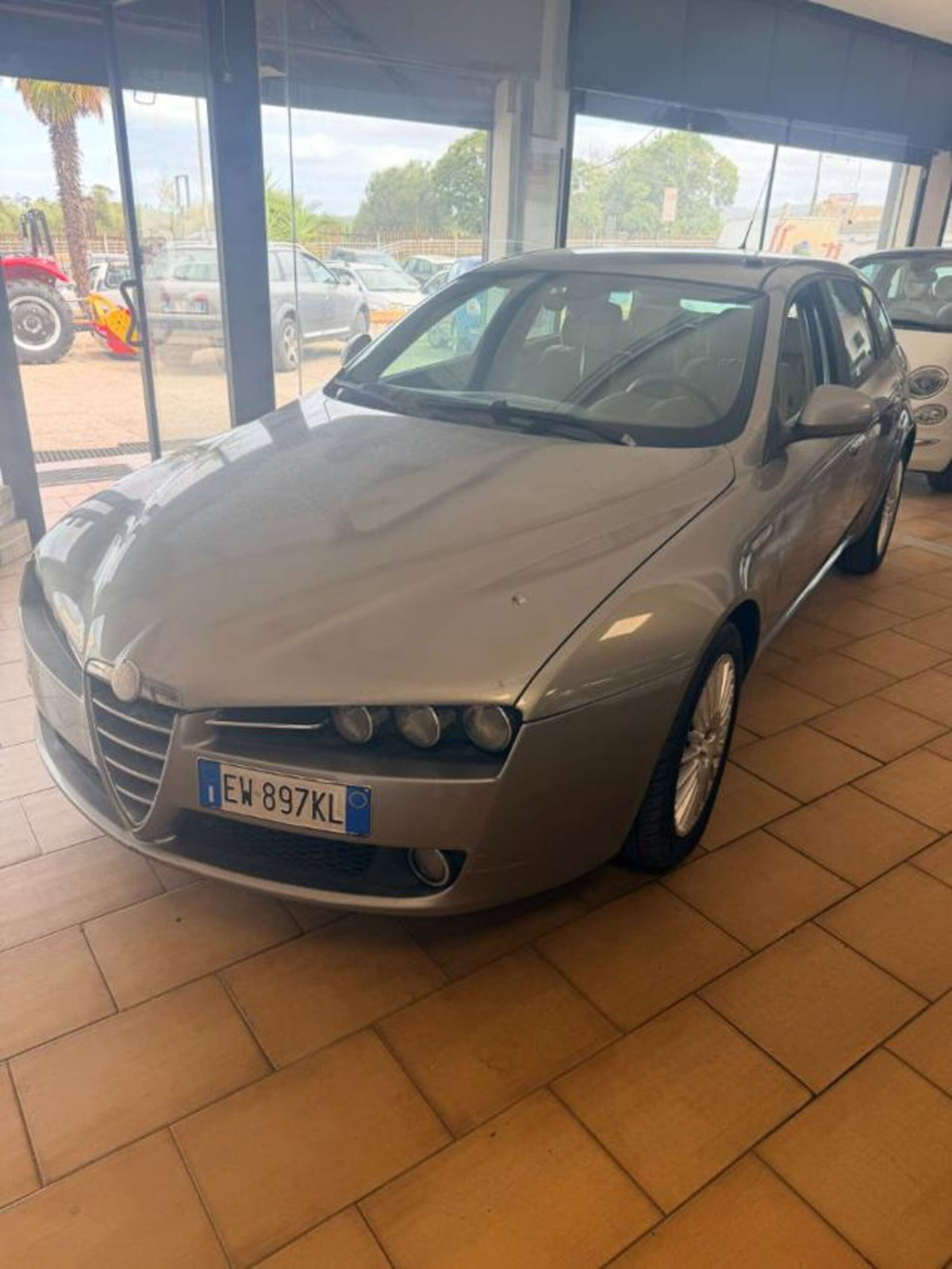 Alfa Romeo 159 SportWagon 2.4 JTDm 200 CV Sportwagon Distinctive Q-Tronic (2)