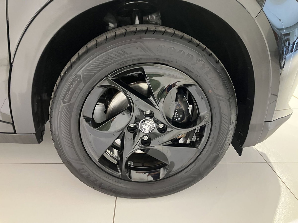 Alfa Romeo Junior 1.2 ibrida 145cv edct6 (13)