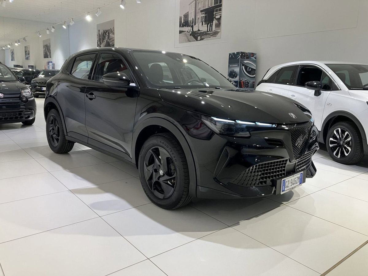 Alfa Romeo Junior 1.2 ibrida 145cv edct6 (3)