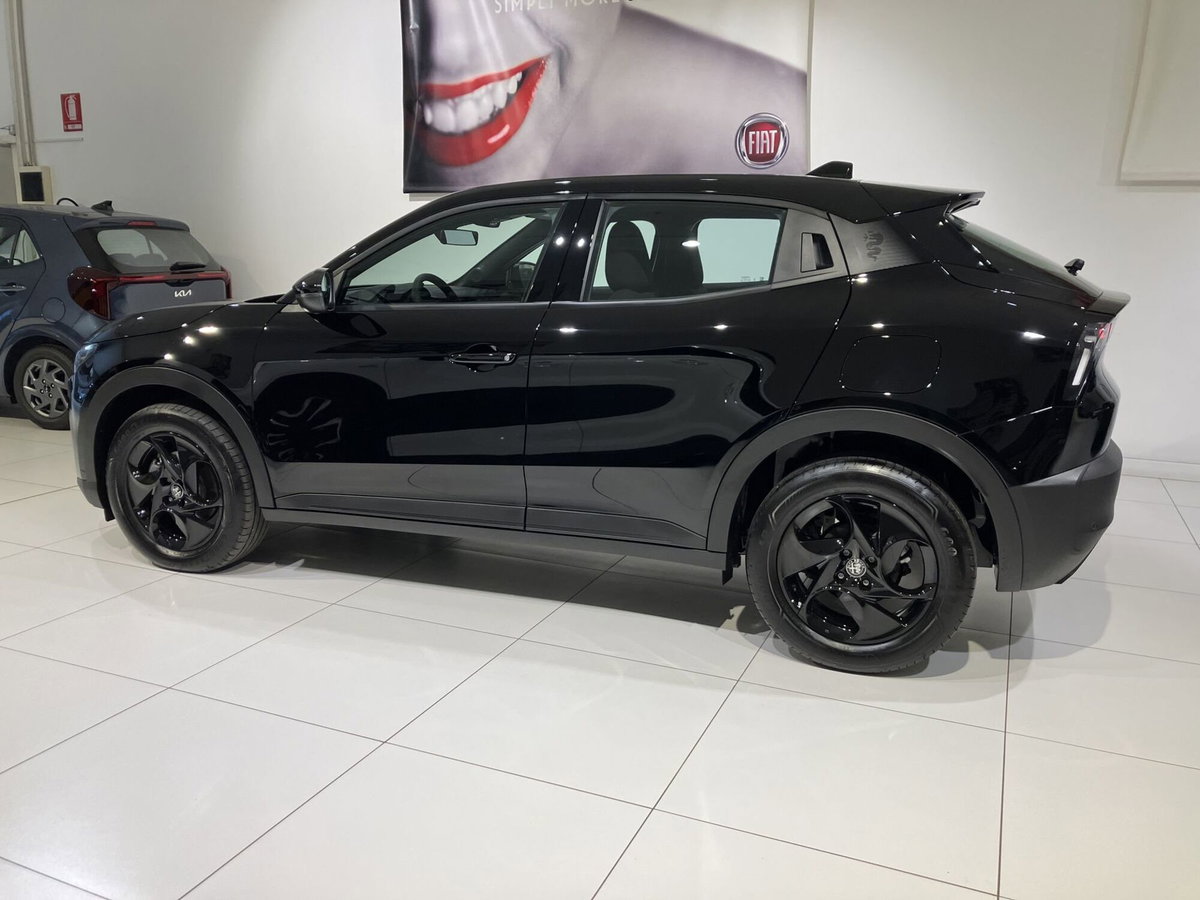 Alfa Romeo Junior 1.2 ibrida 145cv edct6 (4)