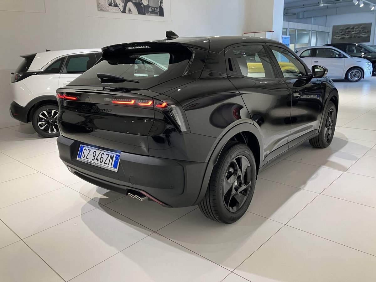 Alfa Romeo Junior 1.2 ibrida 145cv edct6 (6)