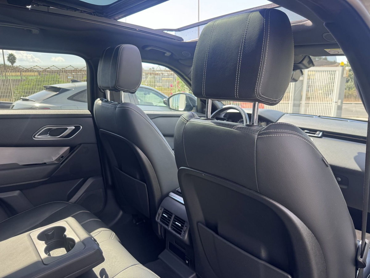 Land Rover Range Rover Velar 2.0D I4 204 CV R-Dynamic S (19)