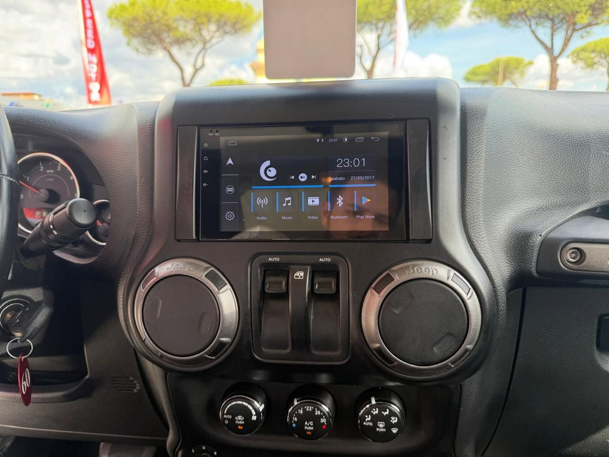 Jeep Wrangler 2.8 CRD DPF Sport (12)